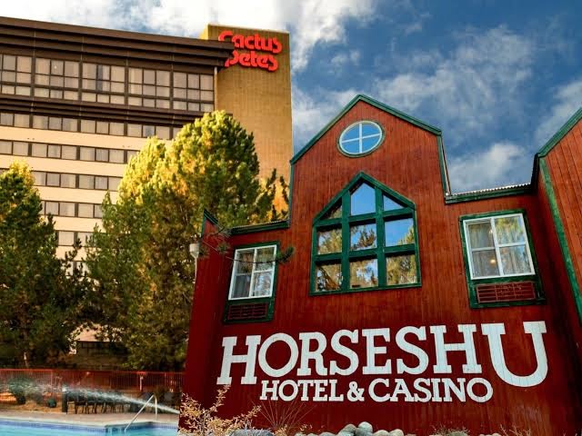 Horseshu Hotel & Casino